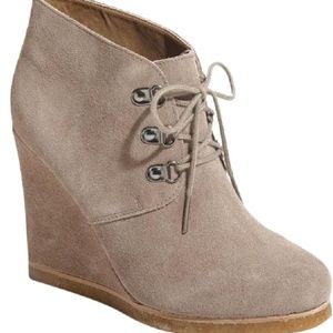 Steve Madden taupe wedge lace up booties